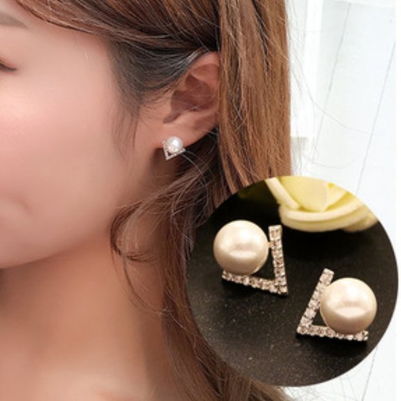 NEW Sterling Silver Diamond Pearl Stud Earrings - Picture 4 of 7